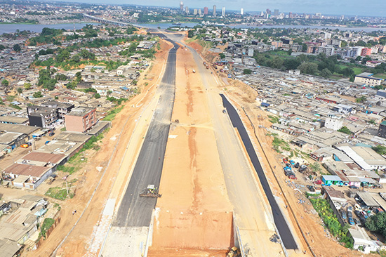 科特迪瓦阿比让四桥项目沥青道路实现关键节点1.jpg