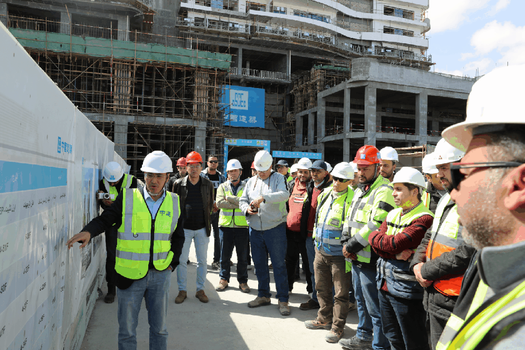 埃及工程师代表团到阿拉曼新城项目参观交流2.gif