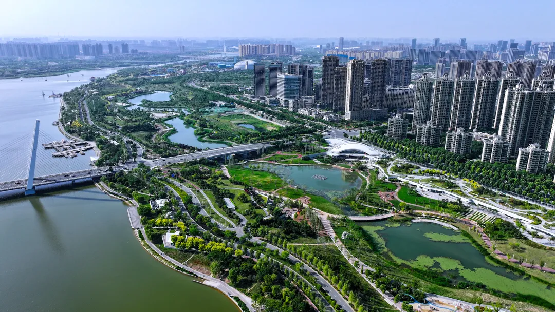 中国建筑承建中亚公园开园1.webp