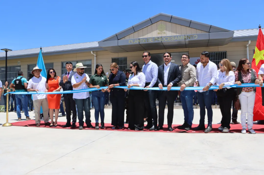 中国建筑承建的中国援洪都拉斯农业学校项目竣工 2.png 中国建筑承建的中国援洪都拉斯农业学校项目竣工 2.png