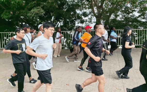 中国建筑全球乐跑活动（中西非站）启动 1.jpg