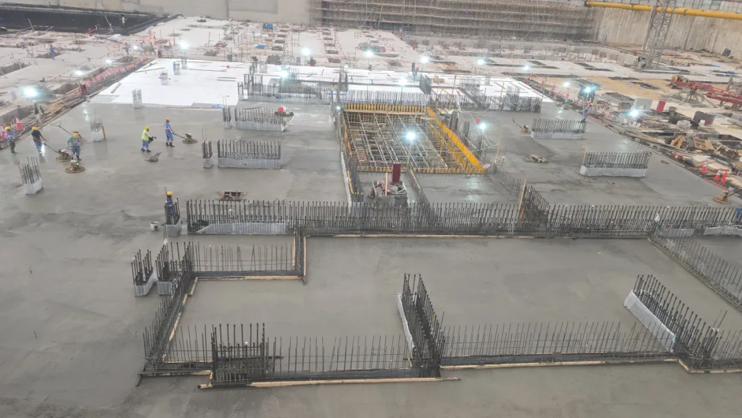 中国建筑扎比尔阿德里斯住宅项目筏板基础首浇成功2.png 中国建筑扎比尔阿德里斯住宅项目筏板基础首浇成功2.png