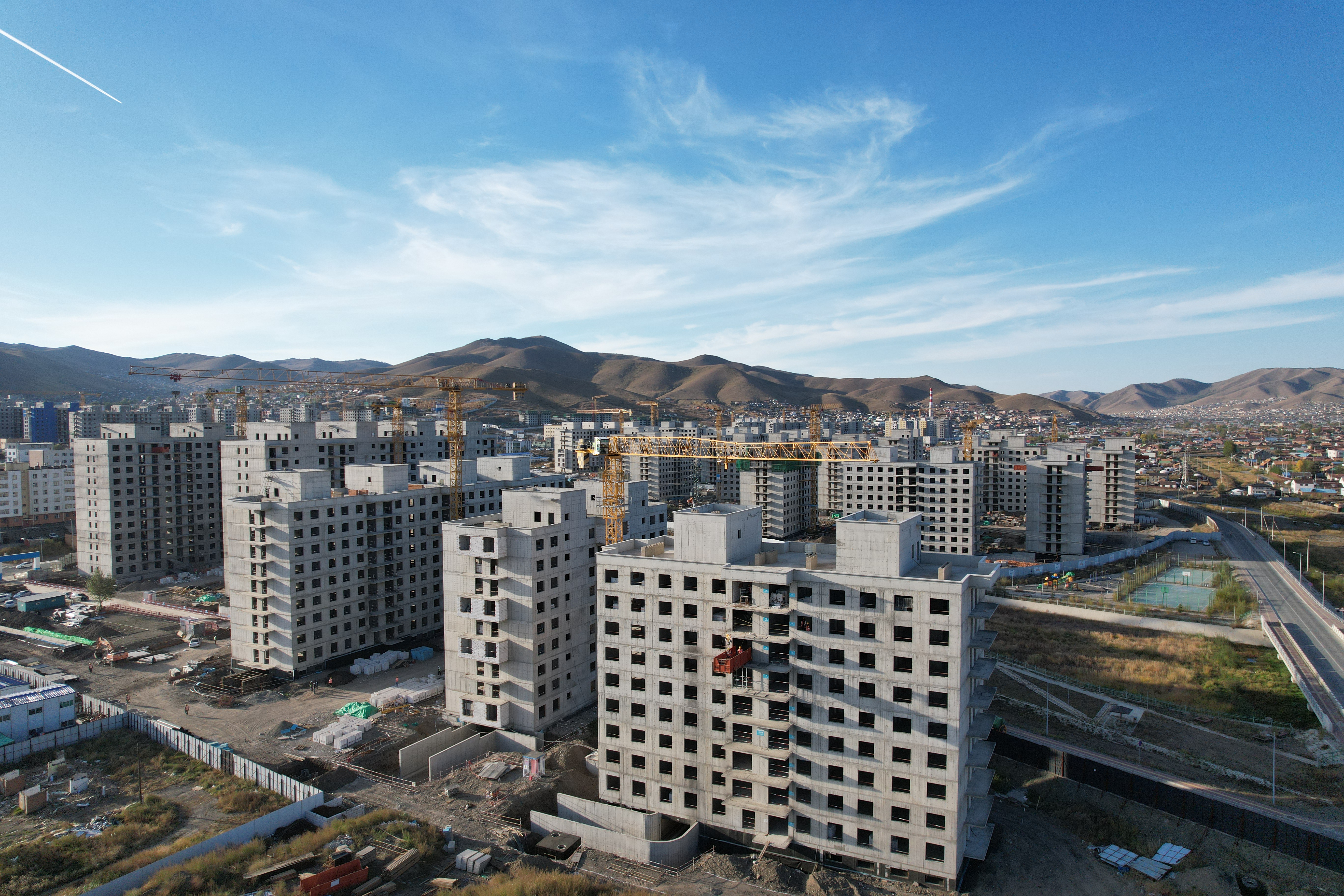 蒙古国瑟尔贝副中心建设项目二标段全面封顶1.jpg