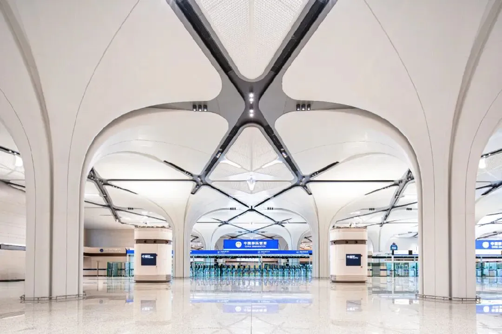 中国建筑承建的皇岗口岸正式开通-3.png