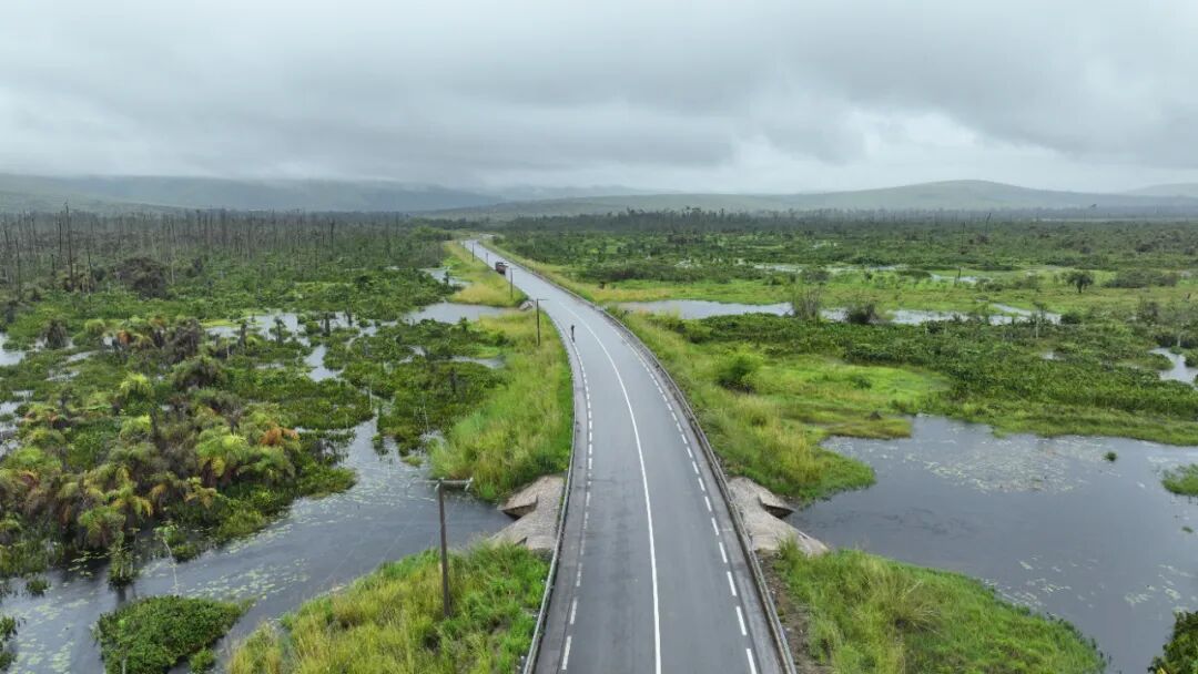 刚果(布)国家二号路LEFENI项目通过最终验收.jpg 刚果(布)国家二号路LEFENI项目通过最终验收.jpg