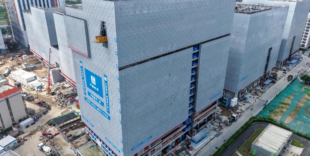 中国建筑承建的琴澳创新产业园项目主体结构封顶（4）.jpg