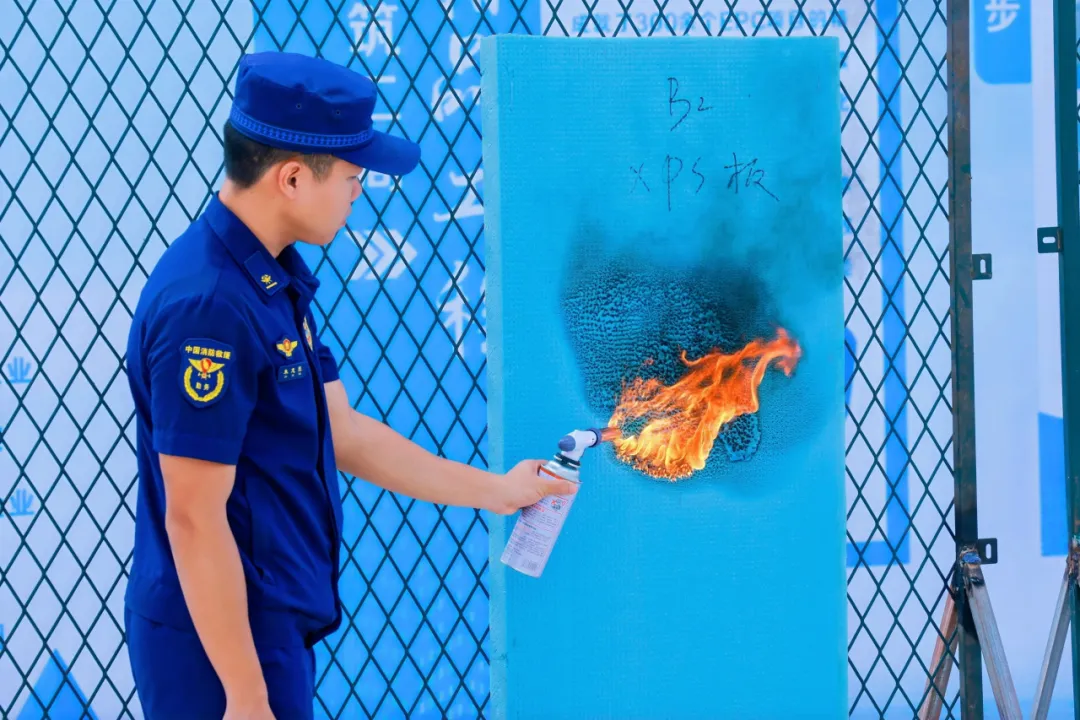 马来西亚民防局代表团走进中国建筑承建的国际综合消防应急救援实战训练基地项目观摩交流3.webp